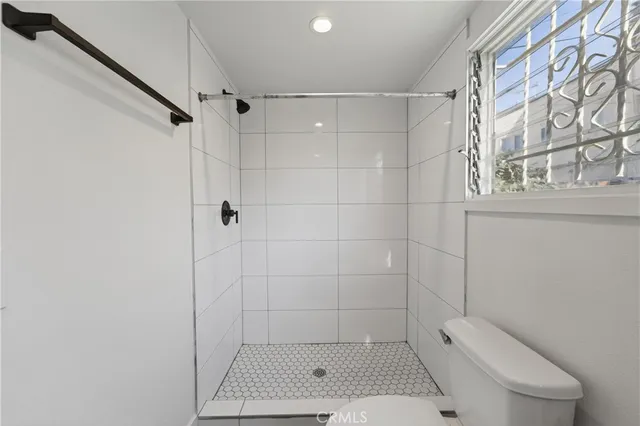 $1,100 | 1616 South Norton Avenue, Los Angeles, CA 90019