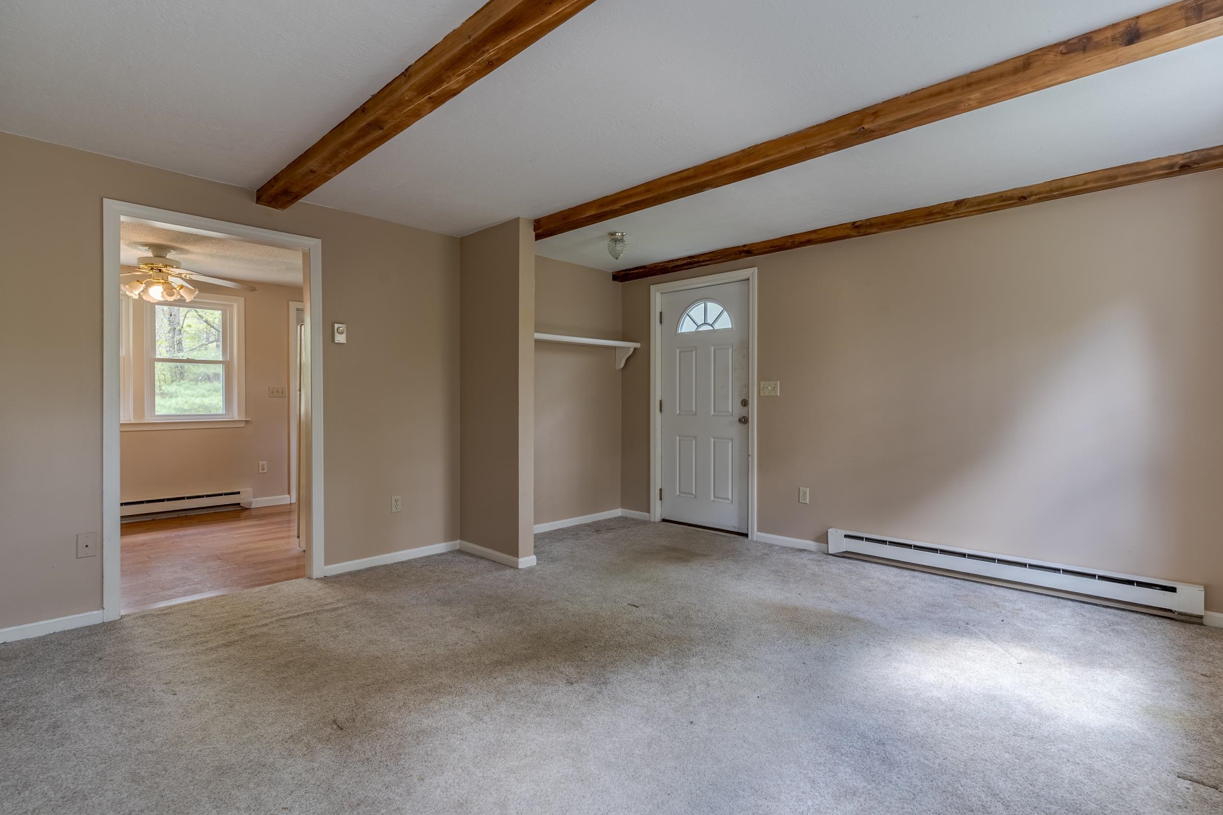 206 Hampstead Road Derry, NH 03038 - Photo 14 of 24