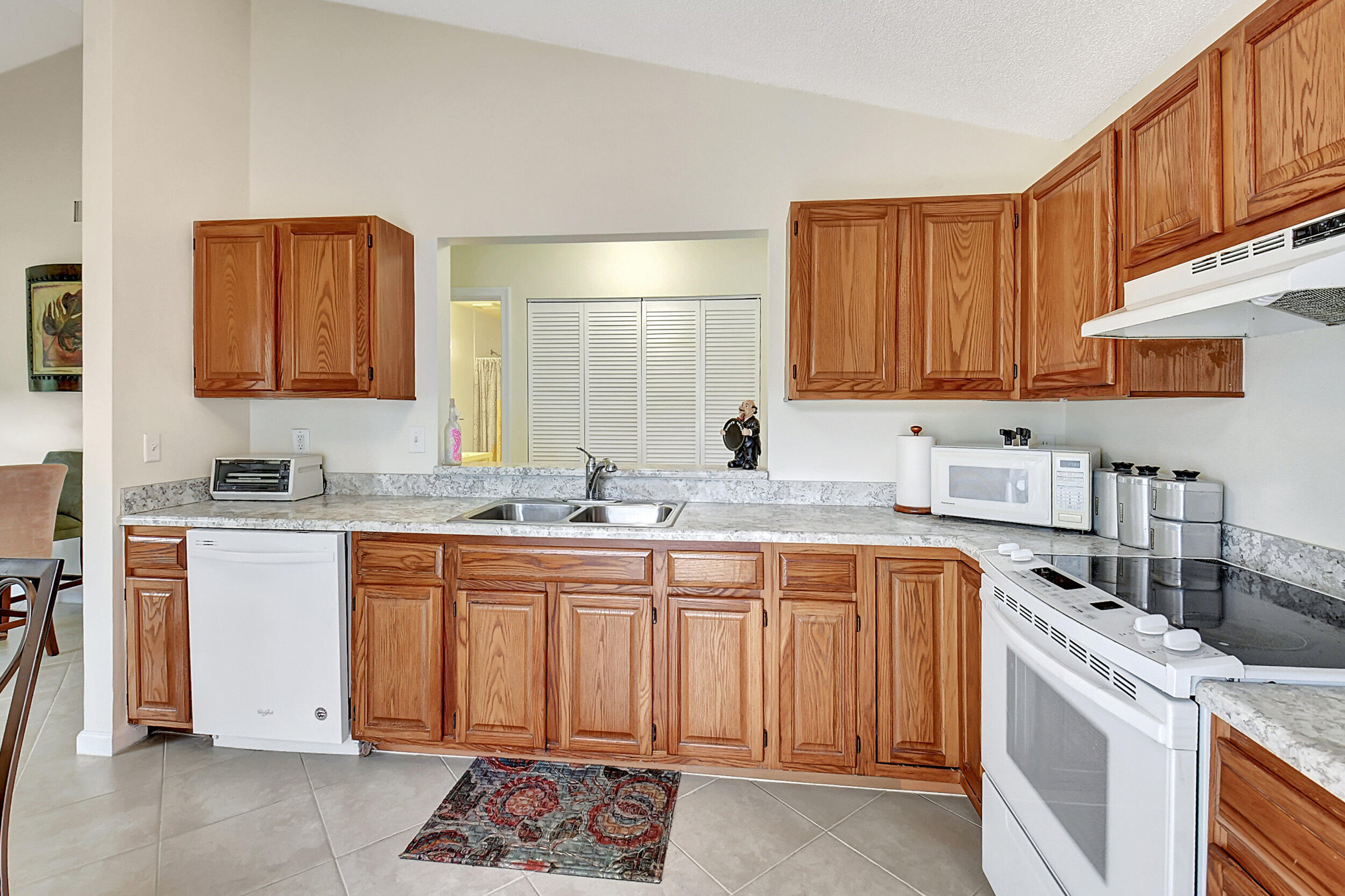 3083 Inglewood Terrace Boca Raton, FL 33431 - Photo 21 of 48 kitchen