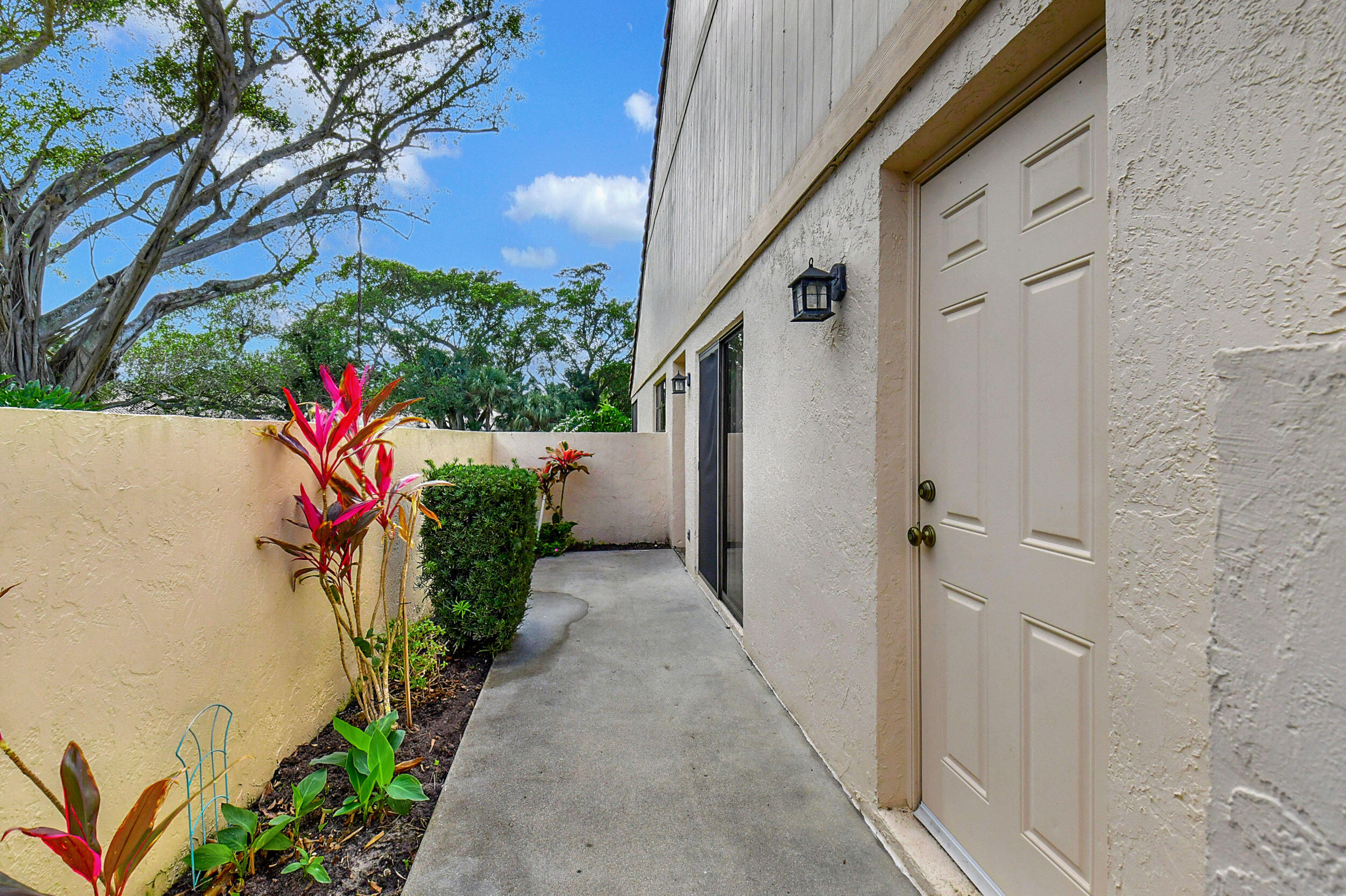 3083 Inglewood Terrace Boca Raton, FL 33431 - Photo 10 of 48 front entrance