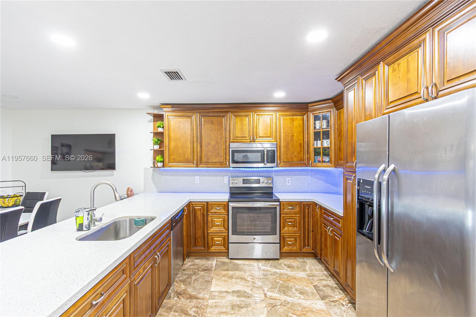 6217 Southwest 128th Place Miami, FL 33183 - Photo 9 of 30