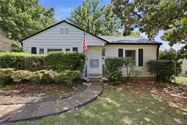 $253,000 | 310 East Holly Hill Road, Thomasville, NC 27360