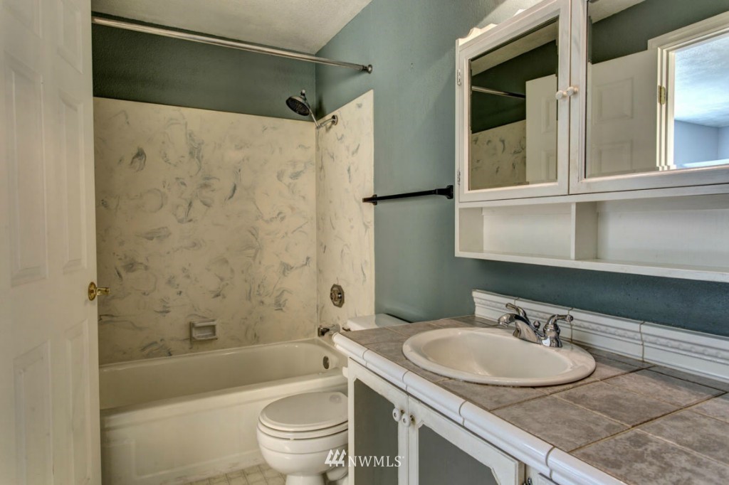 508 212th Street Southwest Bothell, WA 98021 - Photo 11 of 25