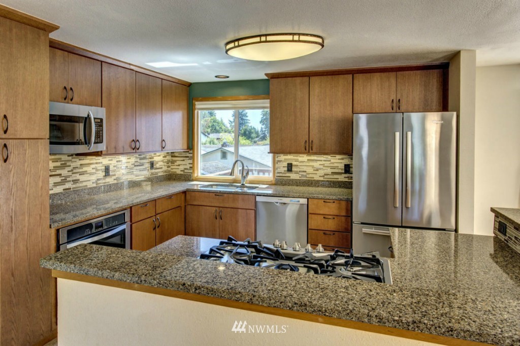 508 212th Street Southwest Bothell, WA 98021 - Photo 4 of 25