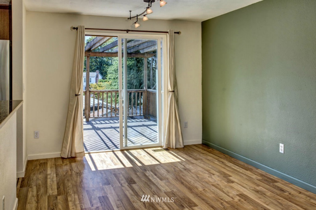 508 212th Street Southwest Bothell, WA 98021 - Photo 7 of 25