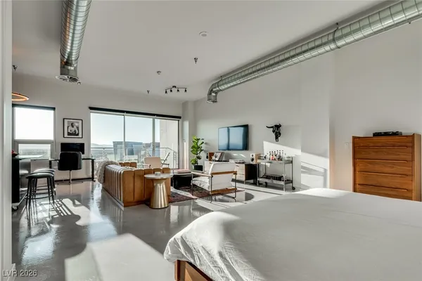 $2,900 | 200 Hoover Avenue, Unit 1502, Las Vegas, NV 89101