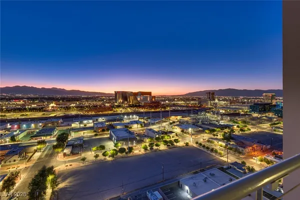 $2,900 | 200 Hoover Avenue, Unit 1502, Las Vegas, NV 89101