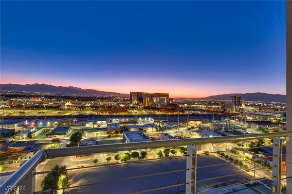 $2,900 | 200 Hoover Avenue, Unit 1502, Las Vegas, NV 89101