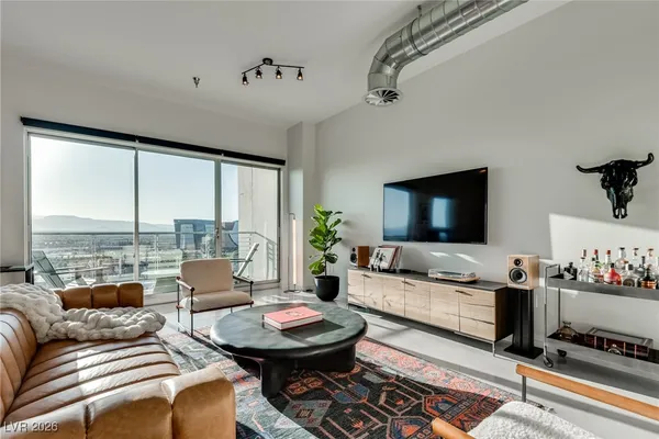 $2,900 | 200 Hoover Avenue, Unit 1502, Las Vegas, NV 89101