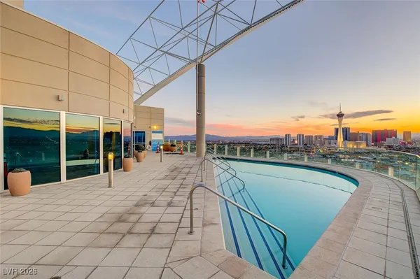 $2,900 | 200 Hoover Avenue, Unit 1502, Las Vegas, NV 89101