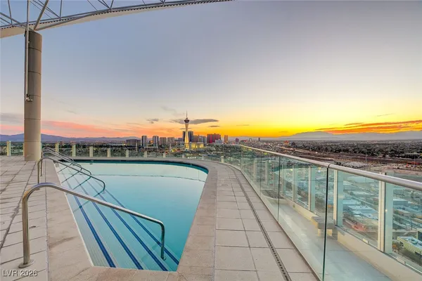 $2,900 | 200 Hoover Avenue, Unit 1502, Las Vegas, NV 89101