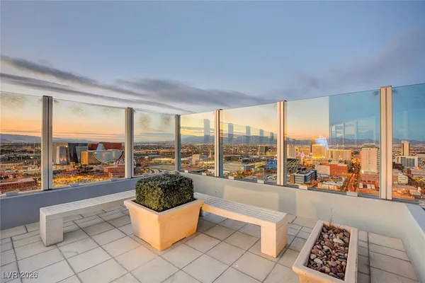 $2,900 | 200 Hoover Avenue, Unit 1502, Las Vegas, NV 89101