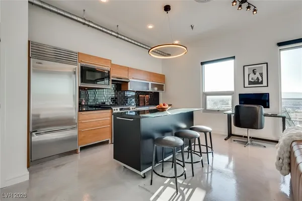 $2,900 | 200 Hoover Avenue, Unit 1502, Las Vegas, NV 89101