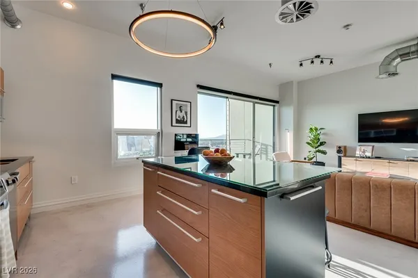 $2,900 | 200 Hoover Avenue, Unit 1502, Las Vegas, NV 89101