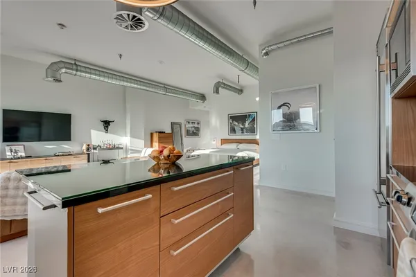 $2,900 | 200 Hoover Avenue, Unit 1502, Las Vegas, NV 89101