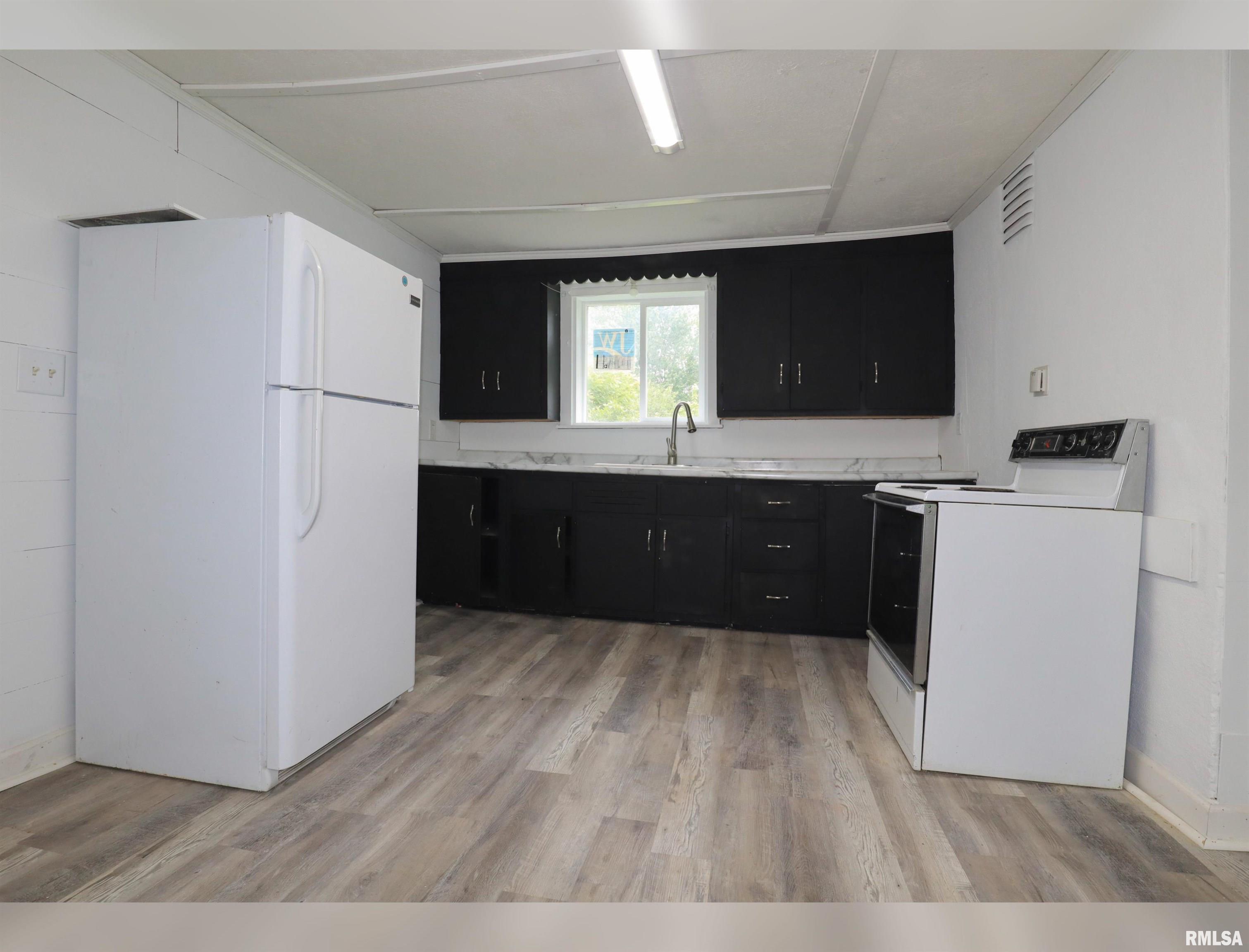 129 East Sangamon Avenue Springfield, IL 62702 - Photo 14 of 17 Gallery Image 14