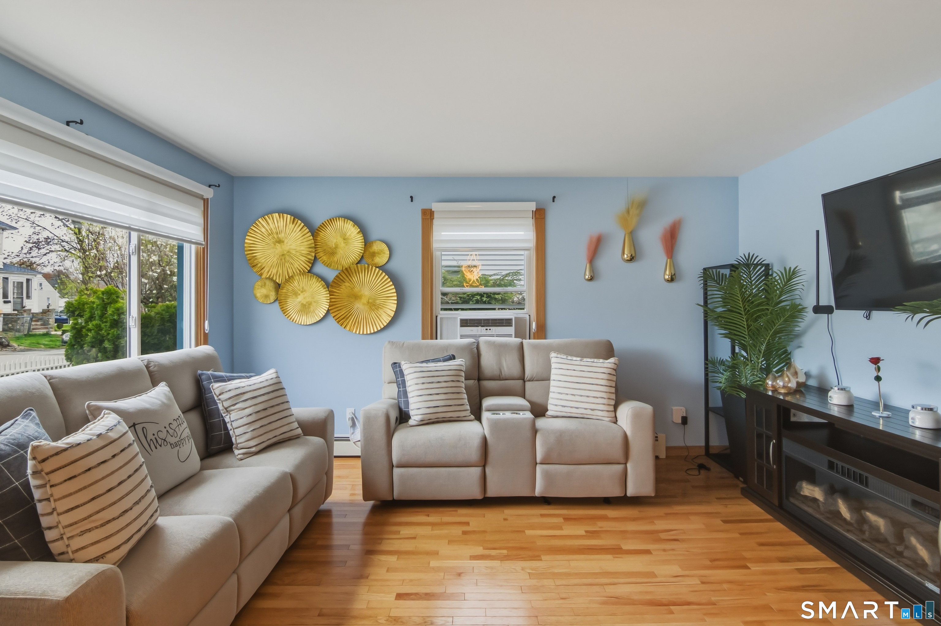 81 Dodd Avenue Bridgeport, CT 06606 - Photo 5 of 40