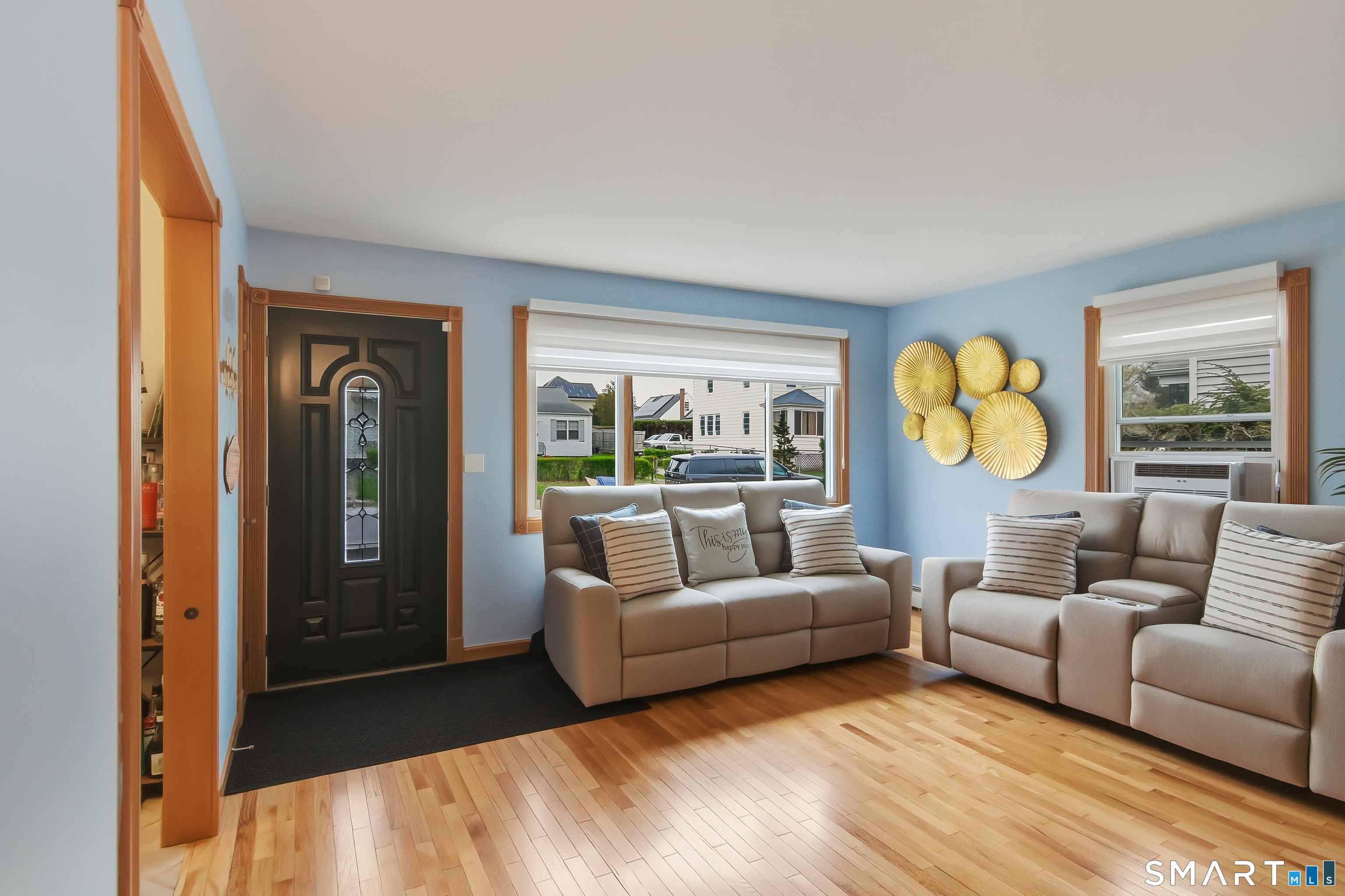 81 Dodd Avenue Bridgeport, CT 06606 - Photo 6 of 40