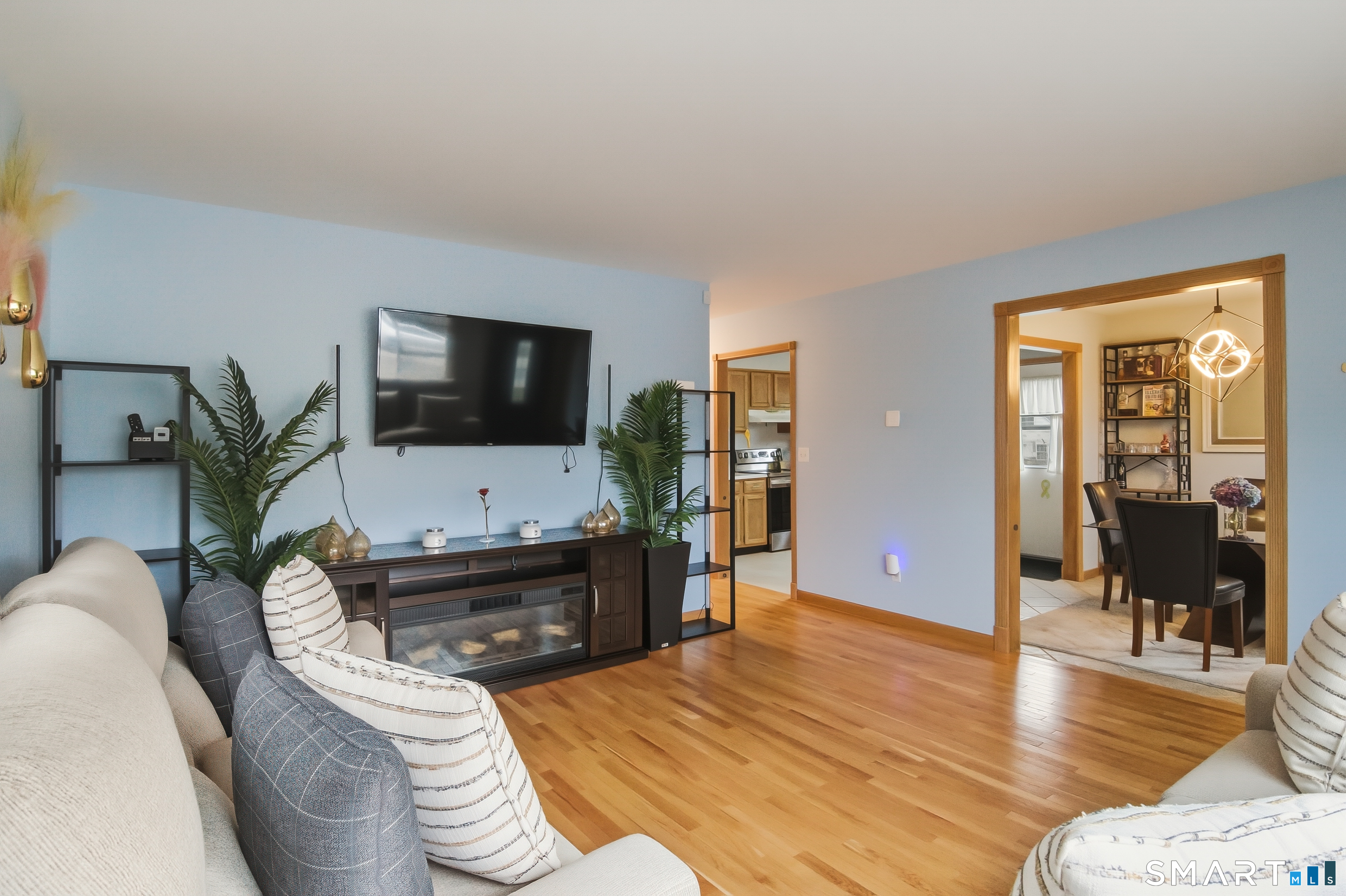 81 Dodd Avenue Bridgeport, CT 06606 - Photo 8 of 40