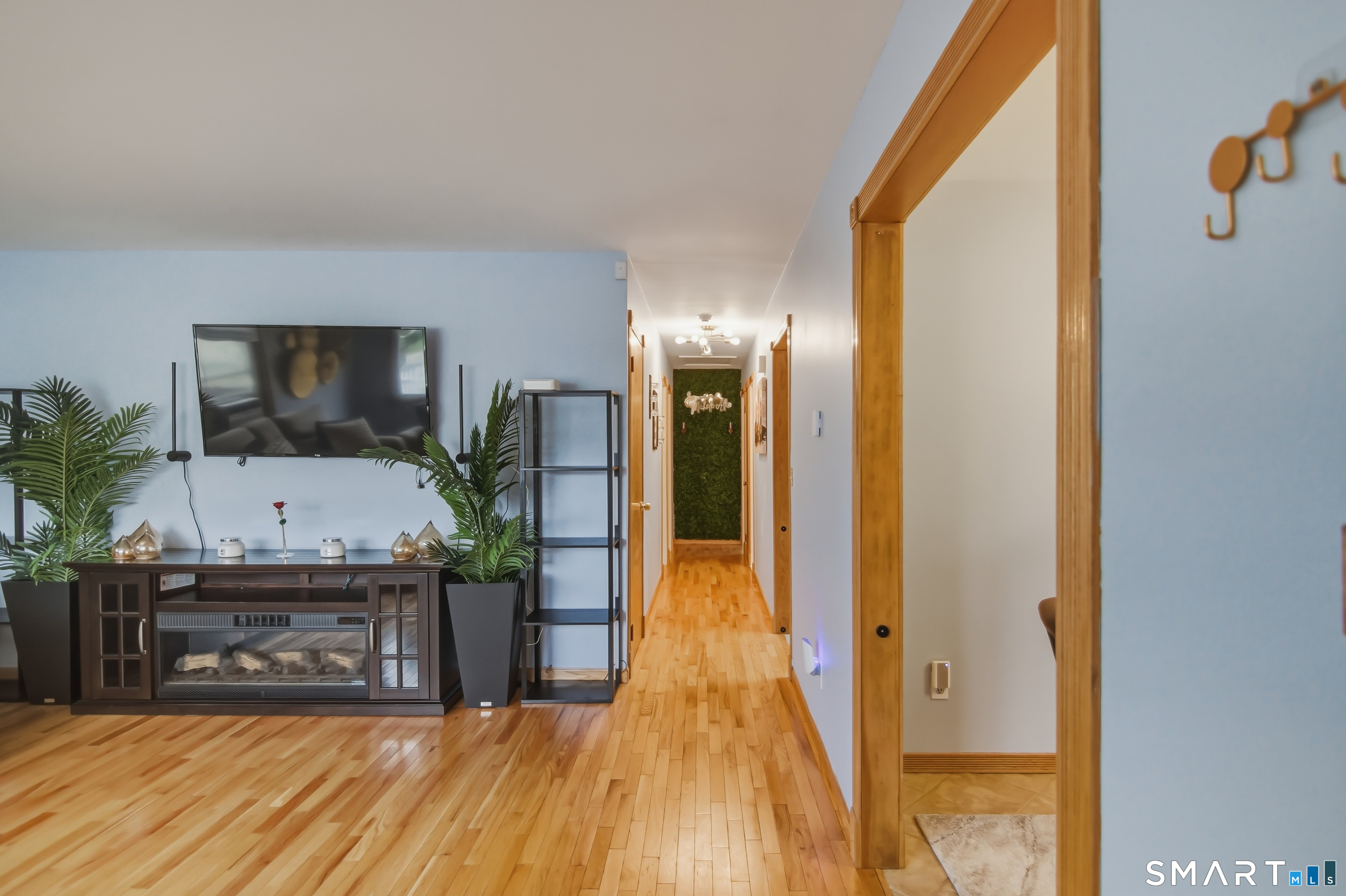81 Dodd Avenue Bridgeport, CT 06606 - Photo 9 of 40