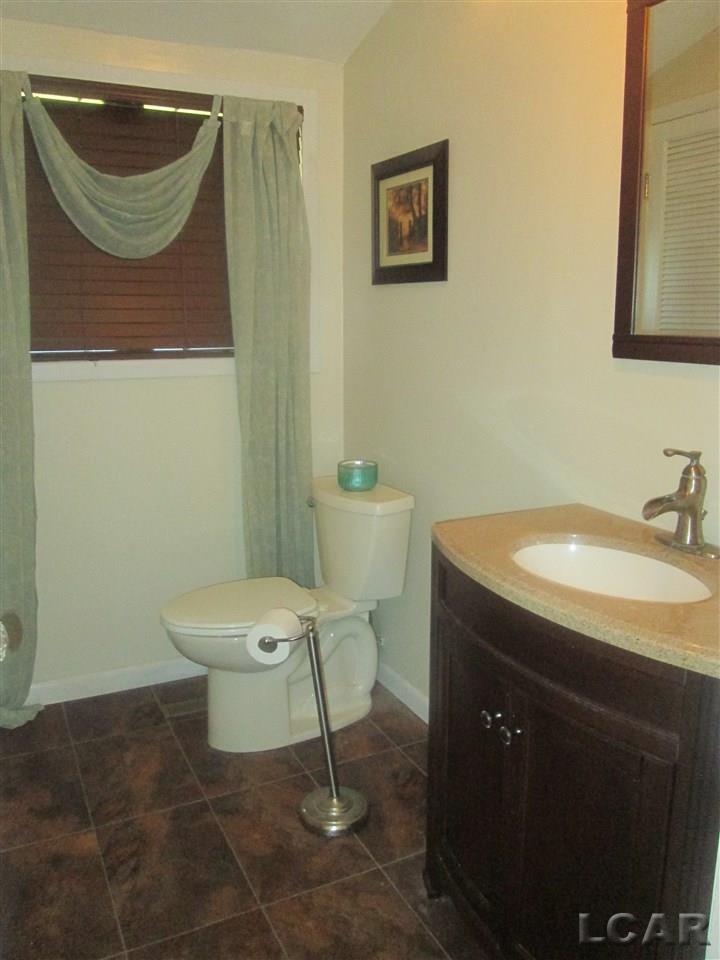 1241 East Oregon Road Adrian, MI 49221 - Photo 14 of 17 31280392-13.JPG