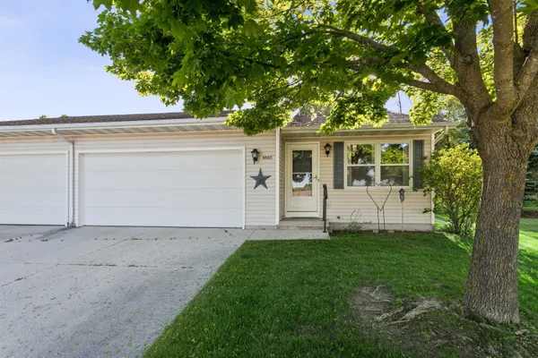 $189,900 | 4537 Oaktree Court, Manitowoc, WI 54220