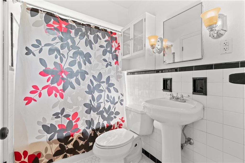 9482 Meadow Road Allison Park, PA 15101 - Photo 14 of 24 Gallery Image 14