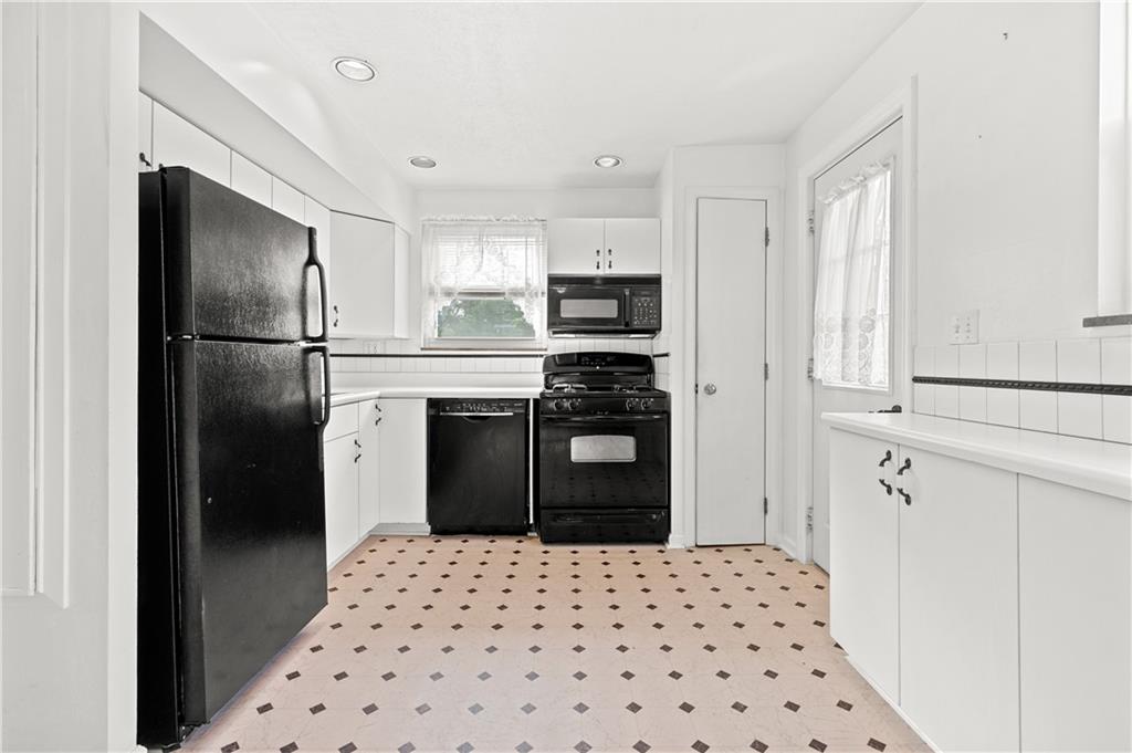 9482 Meadow Road Allison Park, PA 15101 - Photo 8 of 24 Gallery Image 8