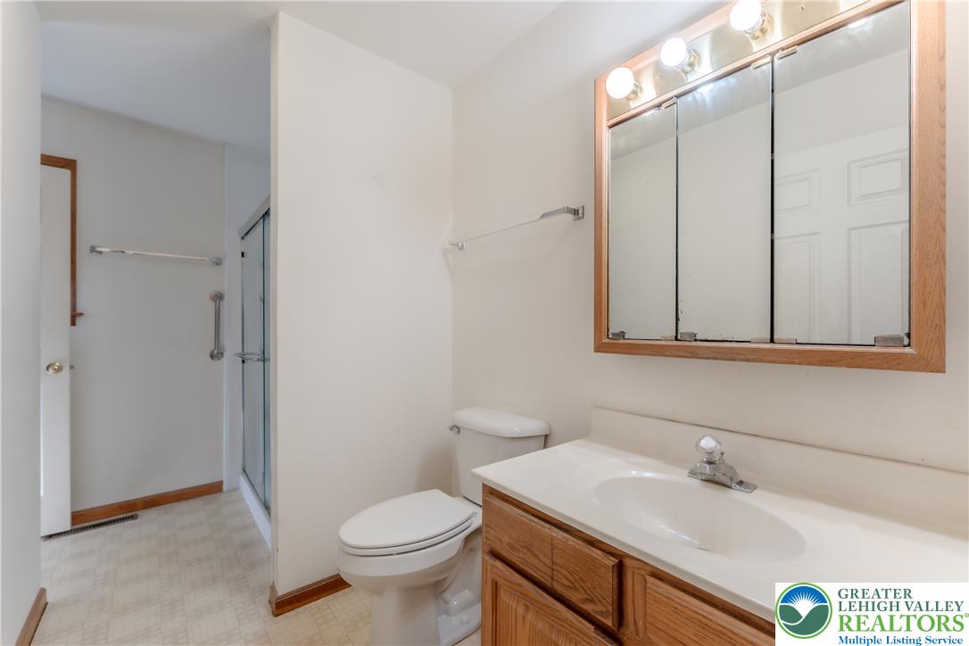 590 Airport Road Ashland, PA 17921 - Photo 18 of 51 Full Bathroom Main Floor
