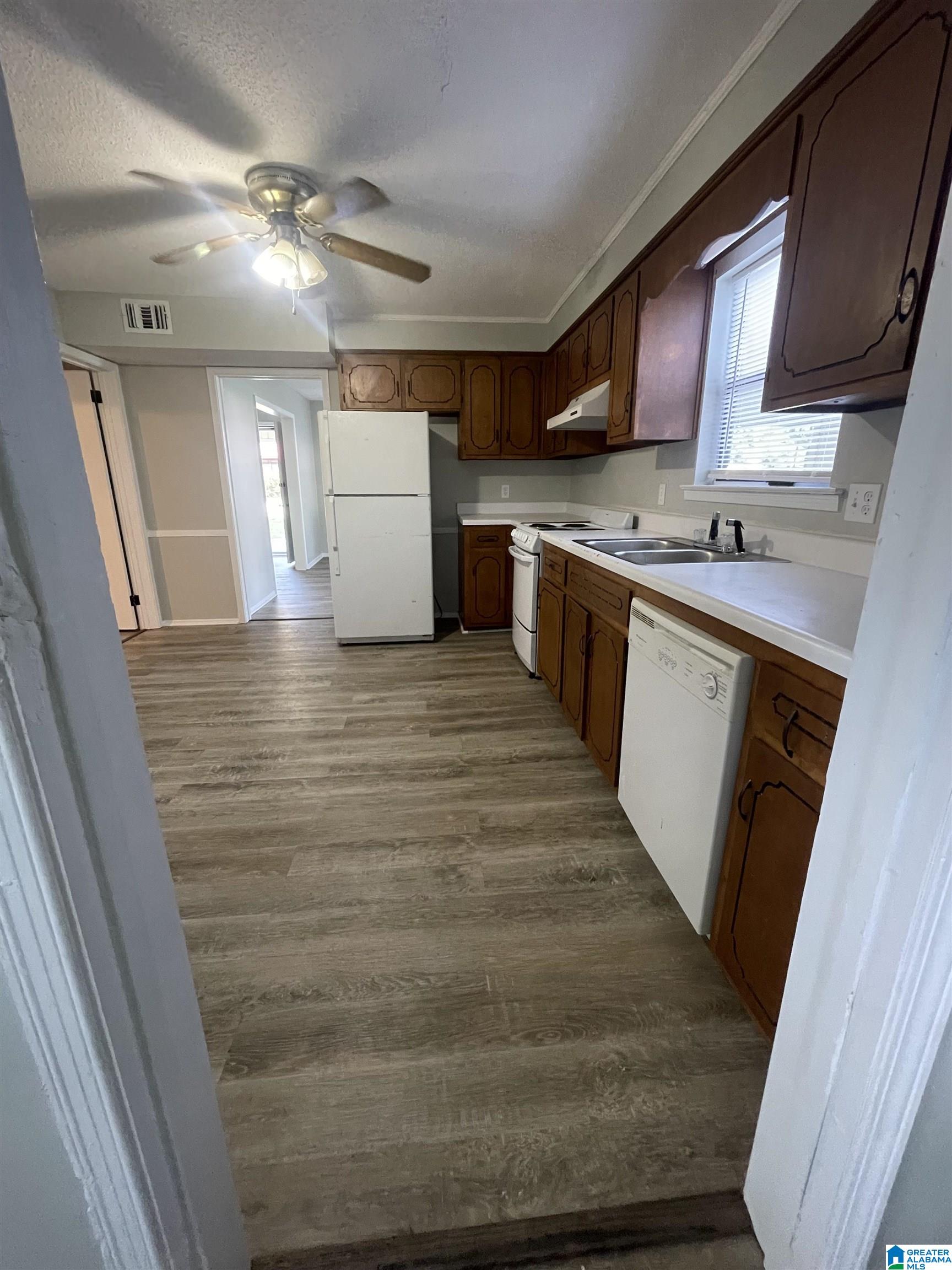 300 1st Street Clanton, AL 35045 - Photo 3 of 18