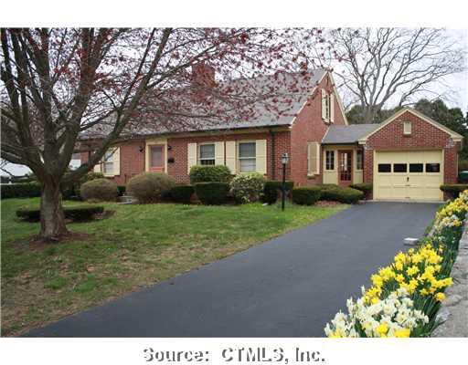 41 Mansfield Road New London, CT 06320 - Photo 1 of 1 Exterior Front.