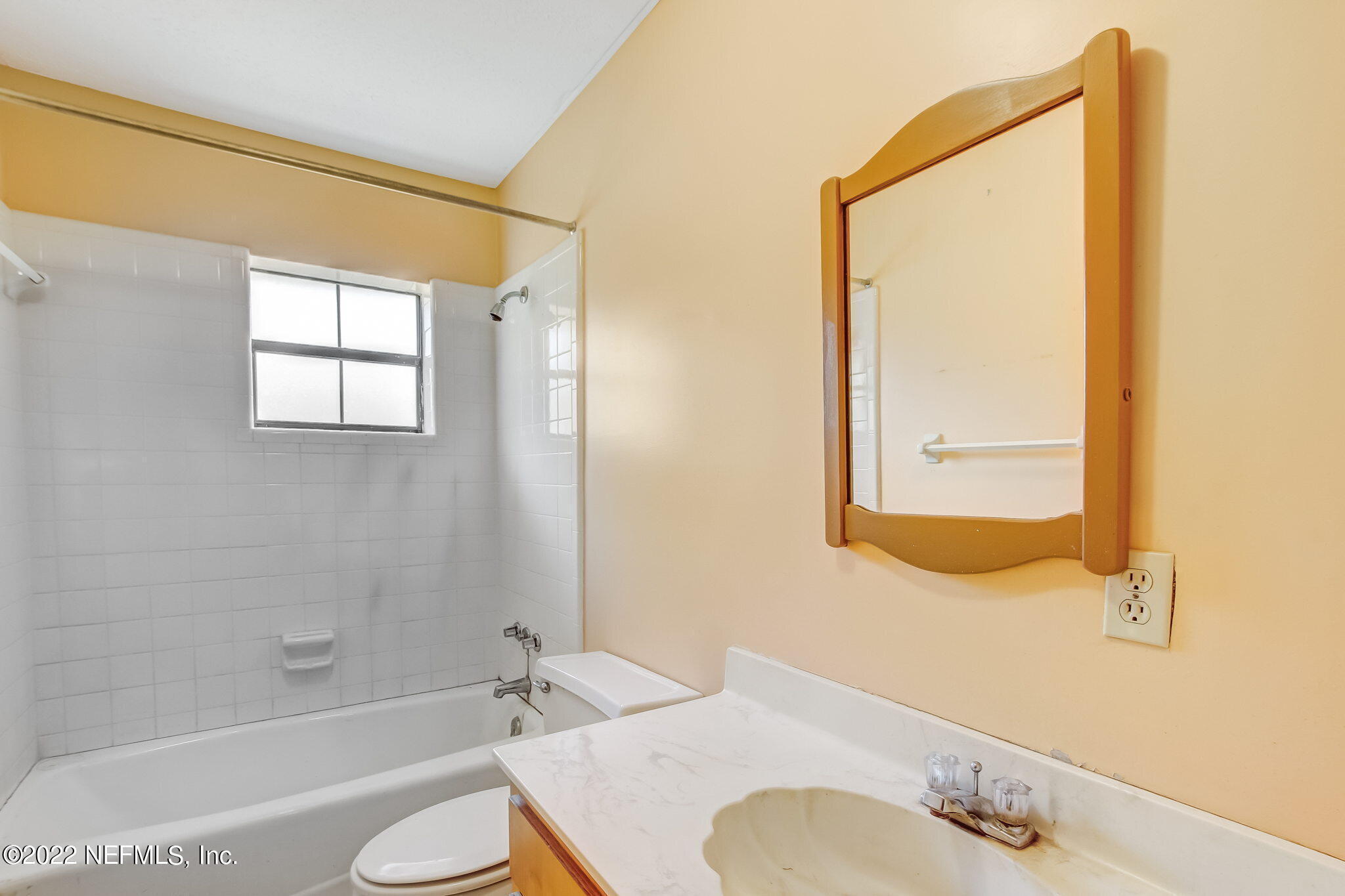 5665 Maverick Road Middleburg, FL 32068 - Photo 17 of 46 Hall Bath