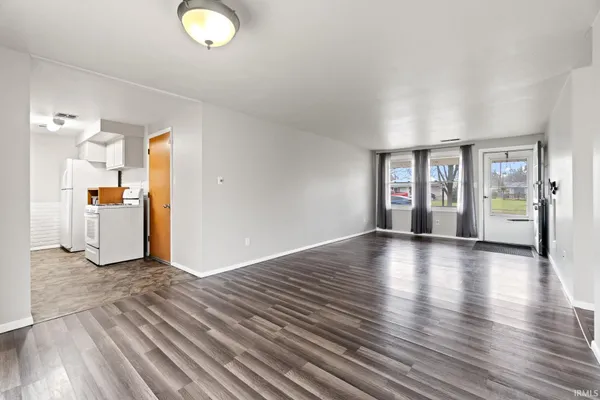 $1,300 | 3409 Collegiate Court, Fort Wayne, IN 46805