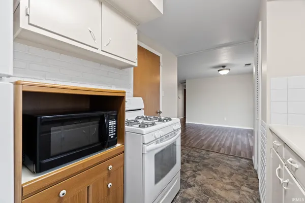 $1,300 | 3409 Collegiate Court, Fort Wayne, IN 46805