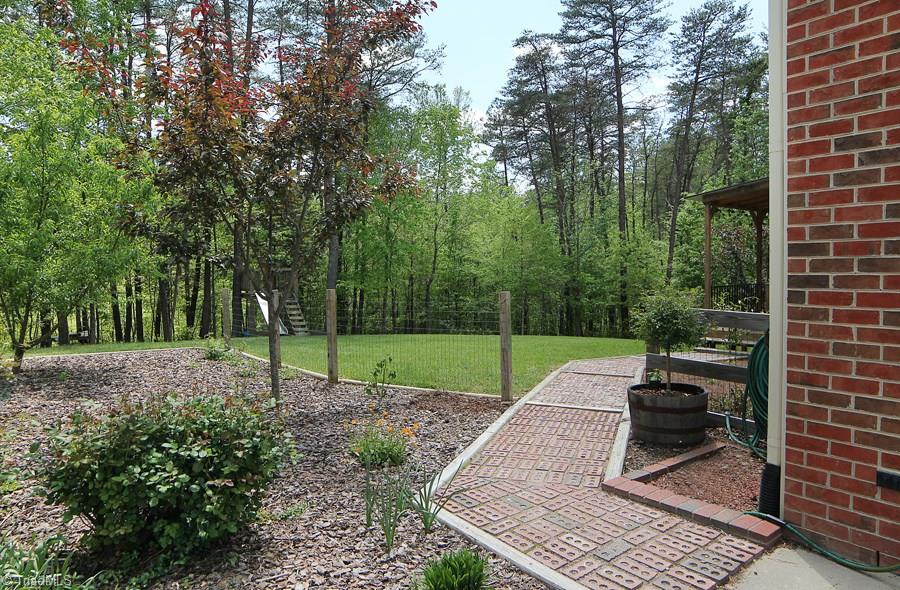 8409 Case Ridge Drive Oak Ridge, NC 27310 - Photo 3 of 30
