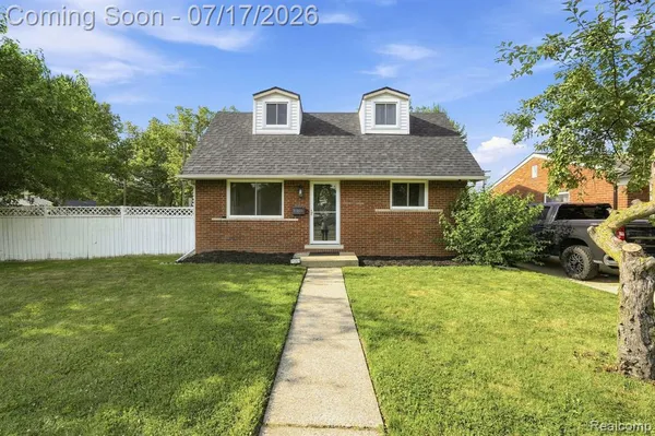 $239,900 | 21201 Twelve Mile Road, St. Clair Shores, MI 48082