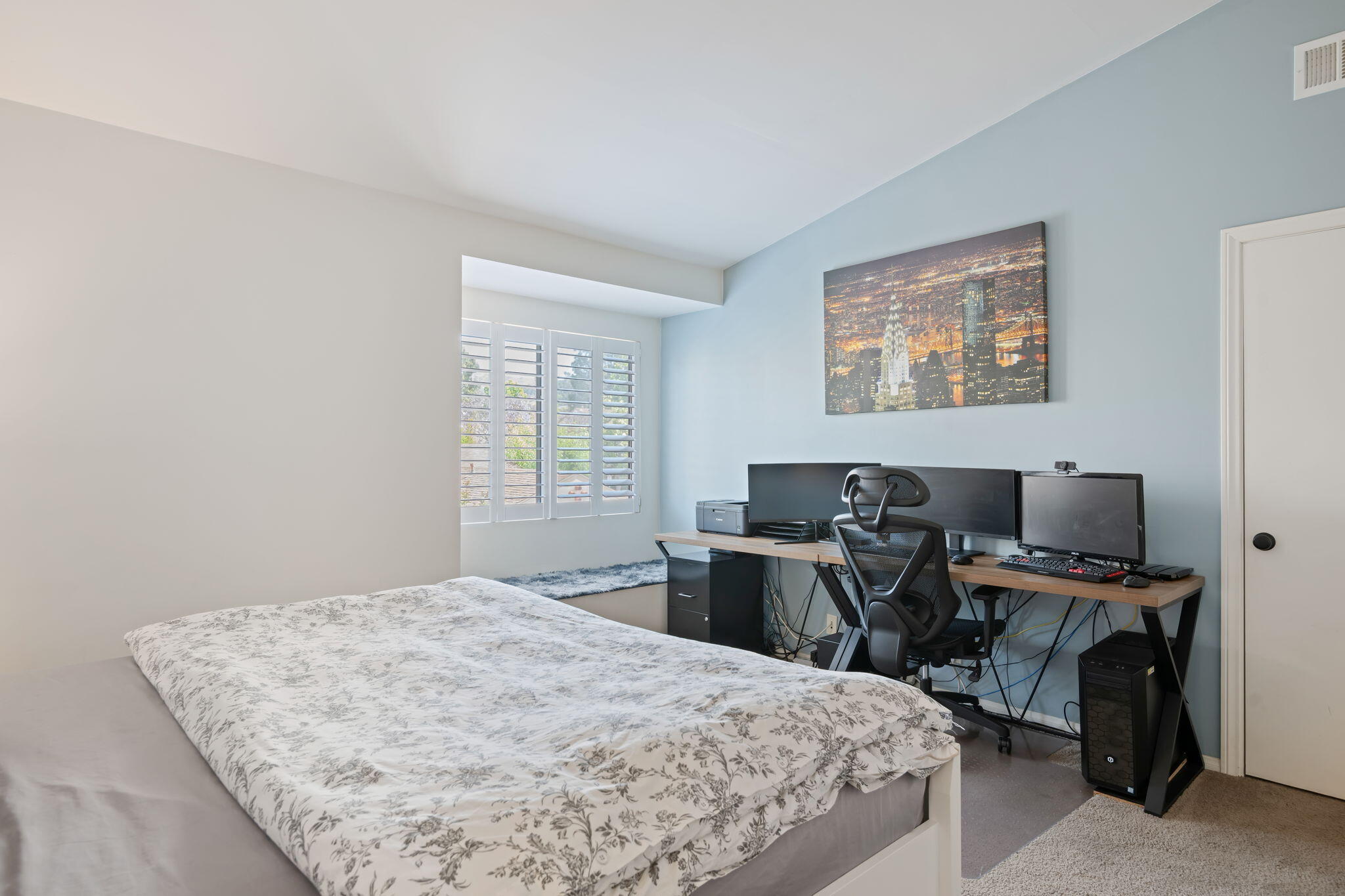 222 Ute Lane Ventura, CA 93001 - Photo 14 of 29 a bedroom with a bed and a computer on a desk