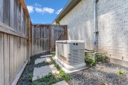 1027 Groveton Ridge Lane Pinehurst, TX 77362 - Photo 4 of 50 Whole House generic generator