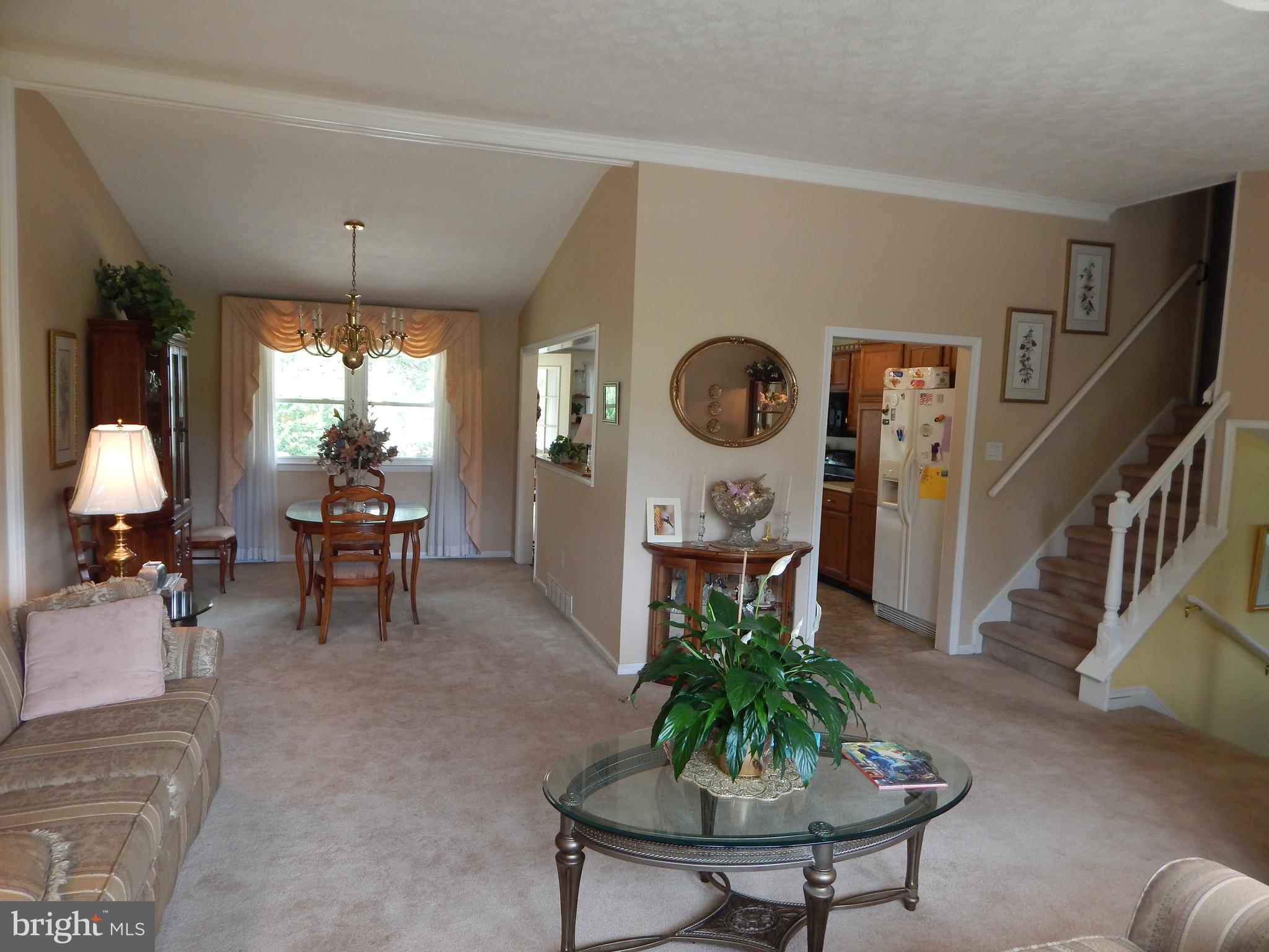 3902 Dorchester Road Philadelphia, PA 19154 - Photo 3 of 24 Living/Dining room