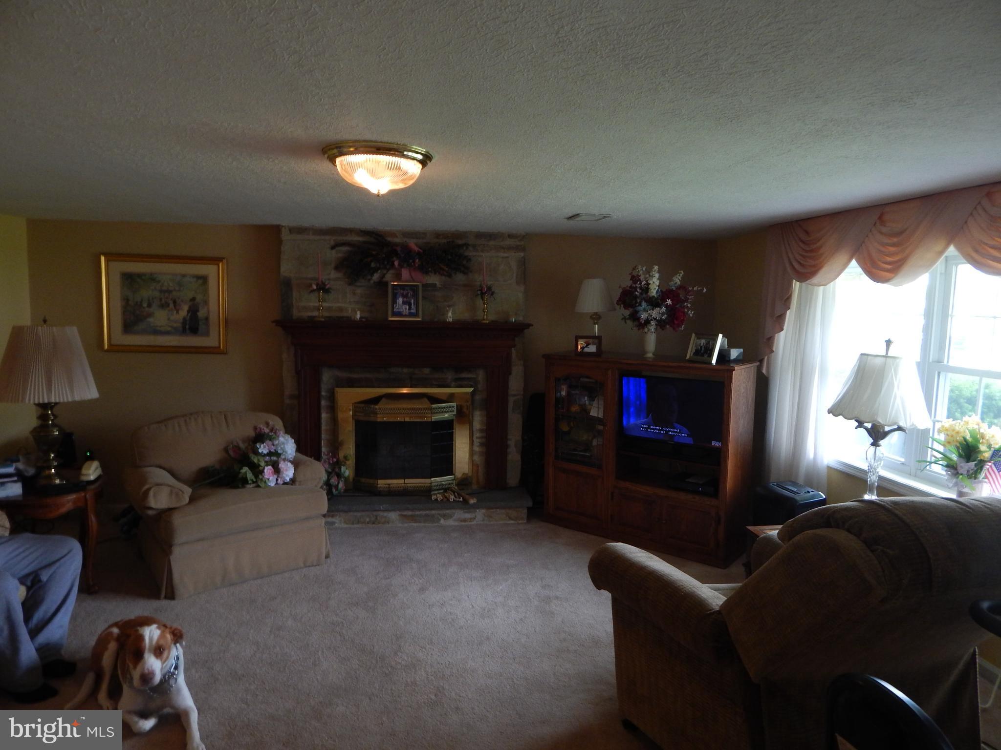3902 Dorchester Road Philadelphia, PA 19154 - Photo 7 of 24 Family Room