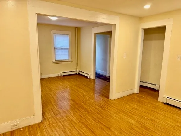 $2,400 | 277 East Merrimack Street, Unit 1, Lowell, MA 01852