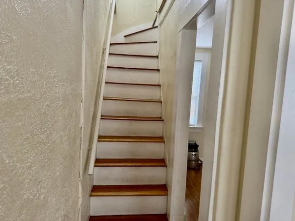 $2,400 | 277 East Merrimack Street, Unit 1, Lowell, MA 01852