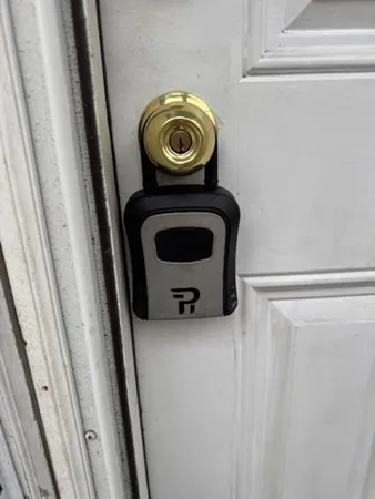 $2,400 | 277 East Merrimack Street, Unit 1, Lowell, MA 01852