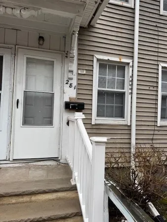 $2,400 | 277 East Merrimack Street, Unit 1, Lowell, MA 01852