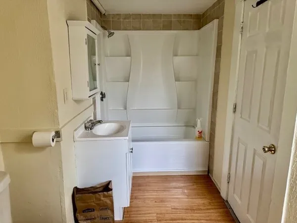 $2,400 | 277 East Merrimack Street, Unit 1, Lowell, MA 01852