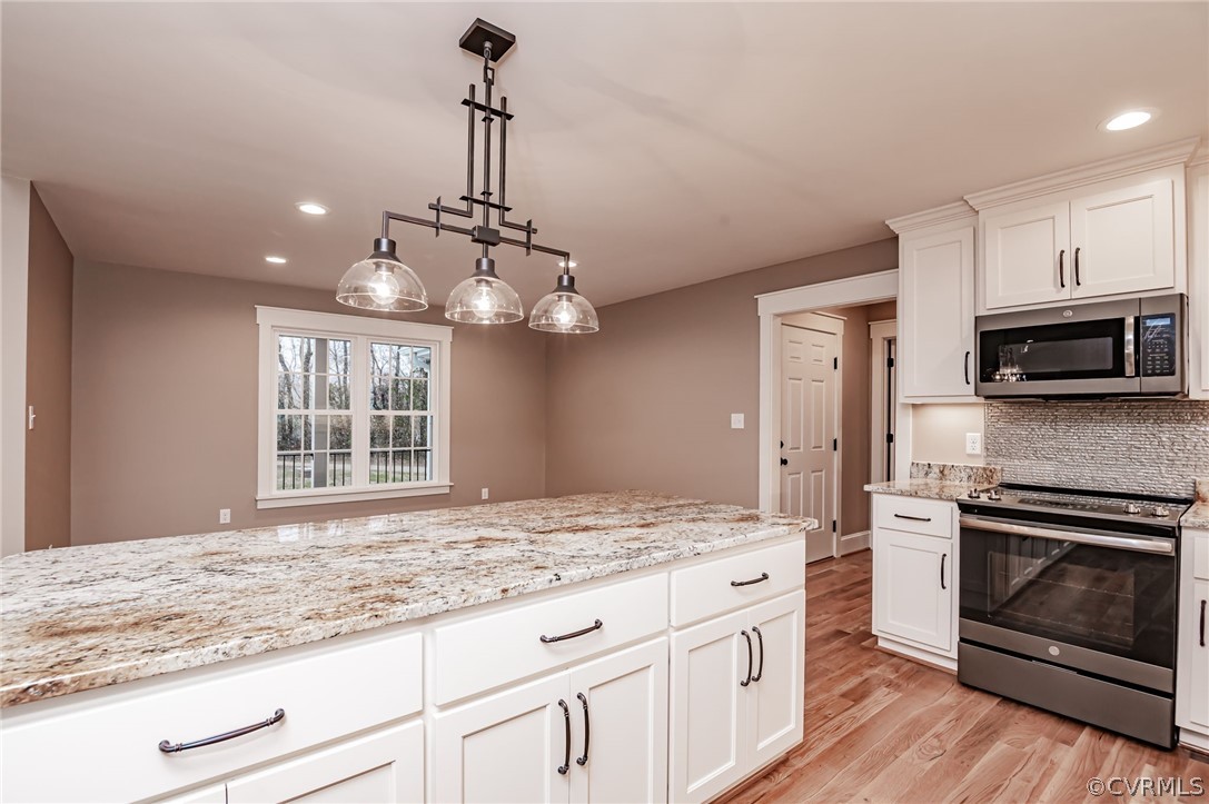 19285 Namozine Road Sutherland, VA 23885 - Photo 18 of 36 Kitchen and Dining