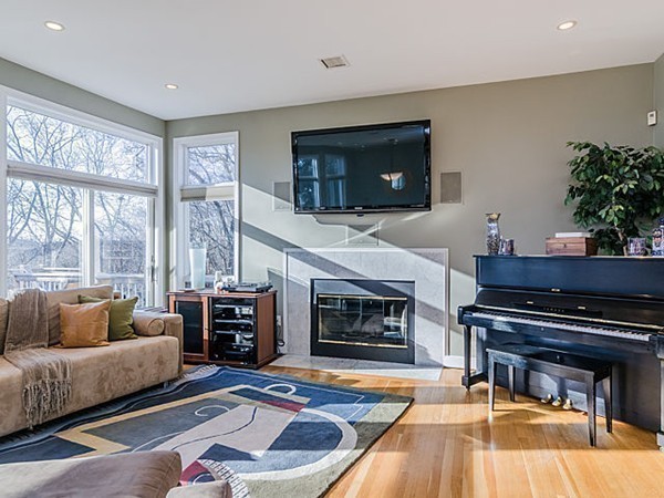 85 Wolcott Road Brookline, MA 02467 - Photo 9 of 29 Gallery Image 9