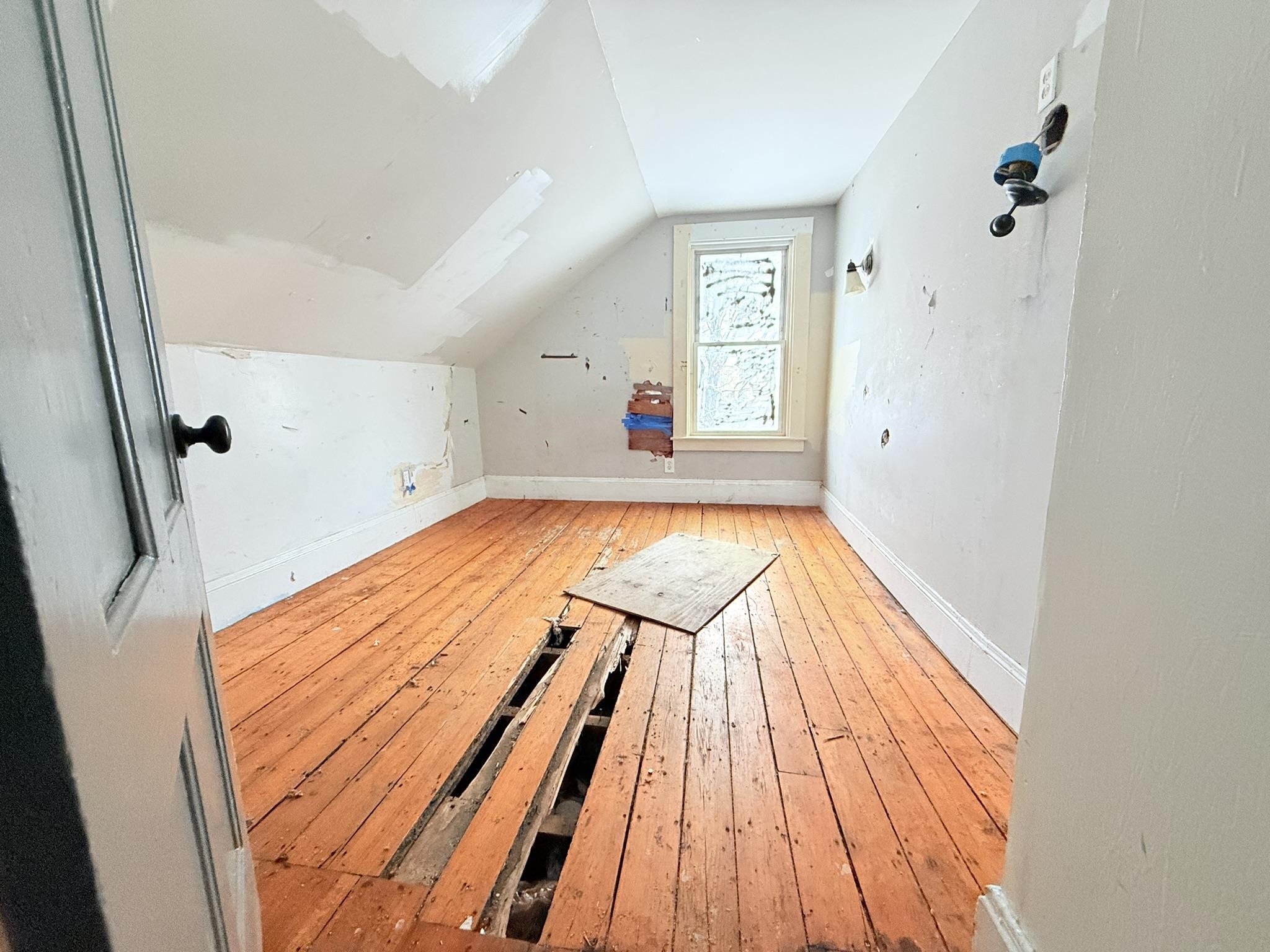 63 West Terrace Street Claremont, NH 03743 - Photo 9 of 17