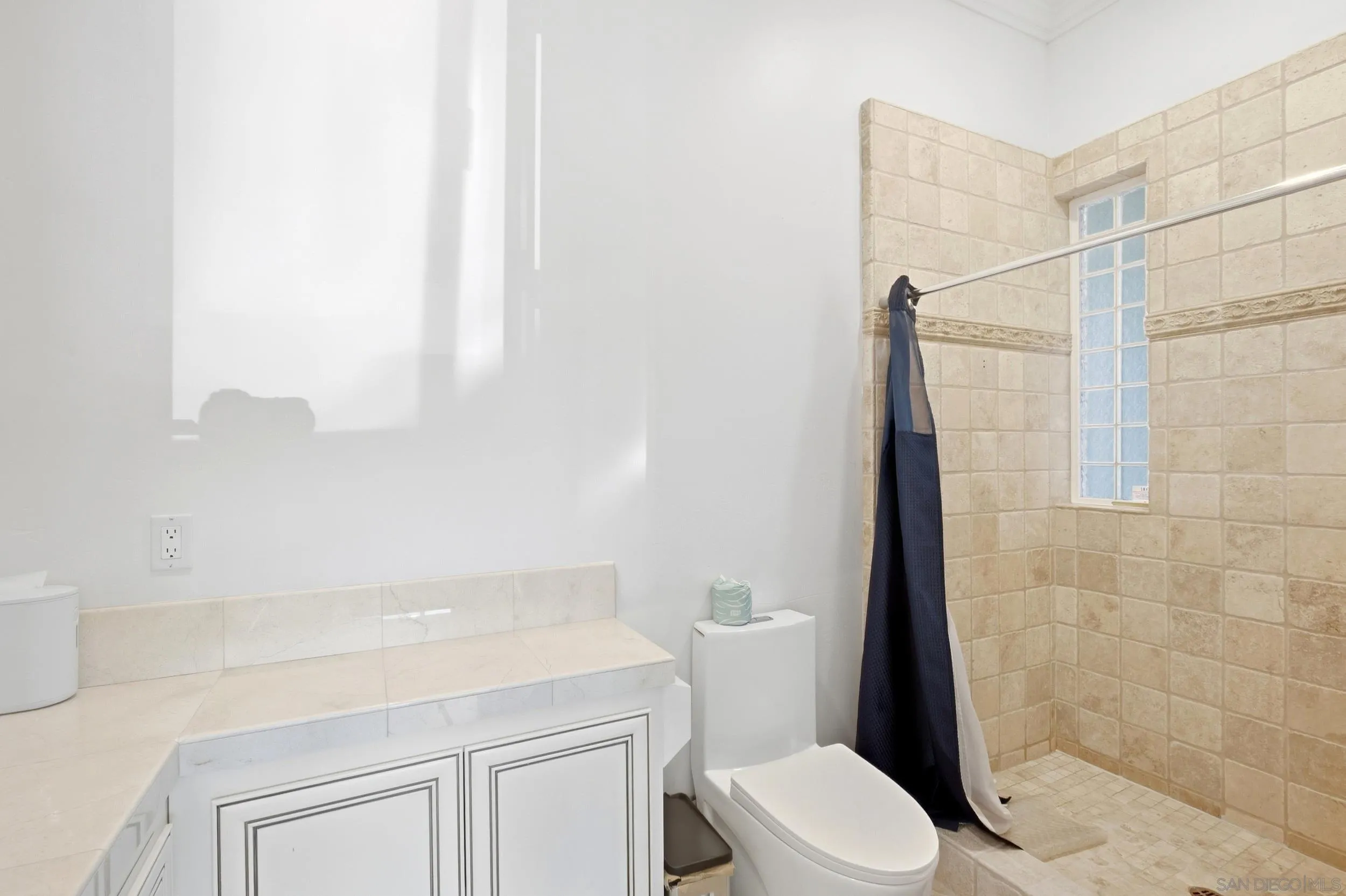 28560 Vía Santa Rosa Temecula, CA 92590 - Photo 32 of 69 Gallery Image 32