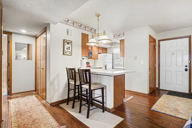 $349,000 | 1514 North Oakhill Drive, Unit L8, South Bend, IN 46637